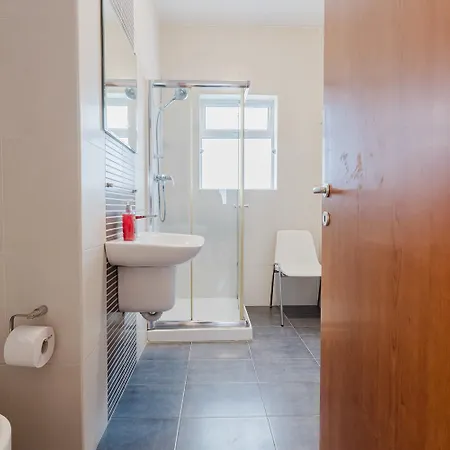 Tropea Court 5b By Homely * 슬리에마