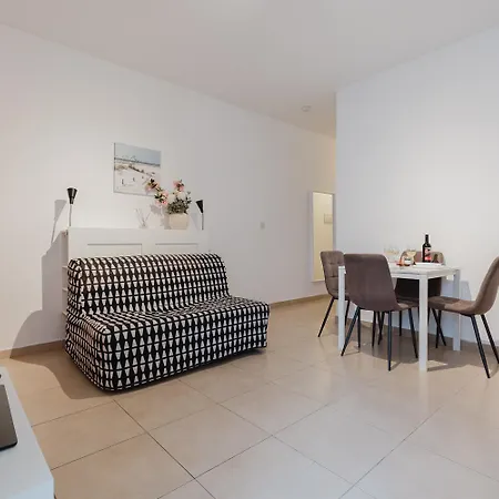 Tropea Court 5b By Homely Apartament *